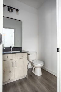 Rentals HD1-Mainfloor Bathroom